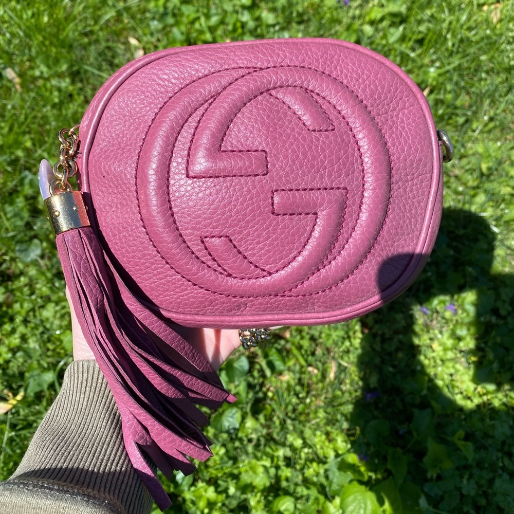Mauve color round Gucci soho